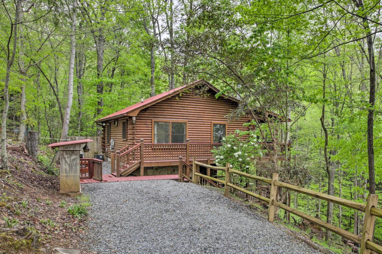 Peaceful Blue Ridge Cabin With Decks And Fire Pit Exterior photo