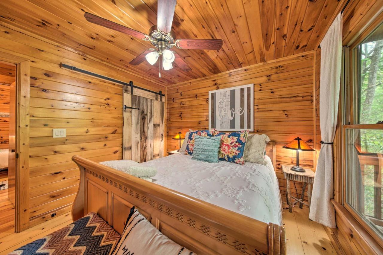 Peaceful Blue Ridge Cabin With Decks And Fire Pit Exterior photo