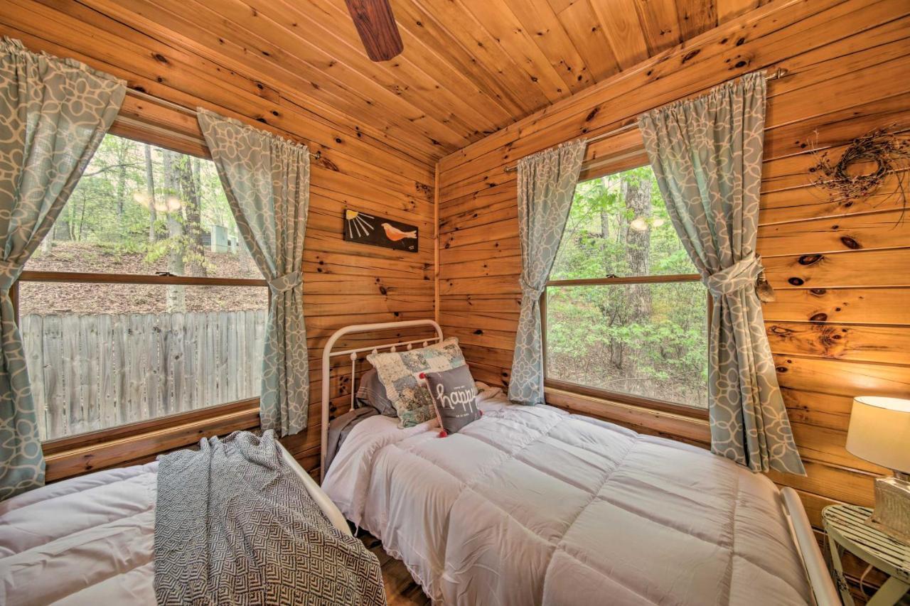 Peaceful Blue Ridge Cabin With Decks And Fire Pit Exterior photo